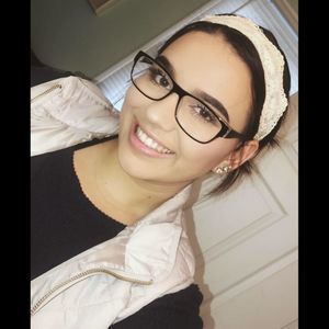 Meet your Posher, Nicole